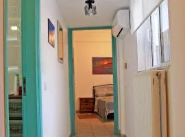 Ρήγας: Όμορφα στο Μεσολόγγι, Διαμέρισμα Β2