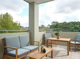 Warrawee Premium 2 Bed Apartment w Large Balcony and Secure Parking，位于Warrawee的公寓