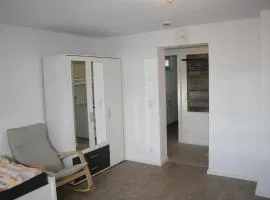 Schönes Zimmer mit Bad für Reisende