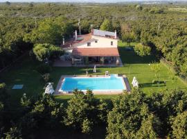 Splendida villa con piscina，位于Vignanello的酒店
