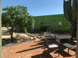 Susu’Z Village Hostel and Rooms