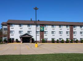 Quality Inn & Suites Bloomington I-55 and I-74，位于布卢明顿伊利诺斯州中部区域机场 - BMI附近的酒店
