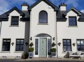 Safe Haven - Luxury Family Accommodation