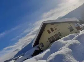 蒂罗尔兰豪斯酒店