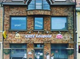 Café & Logie De Leopold，位于东代恩凯尔克的酒店