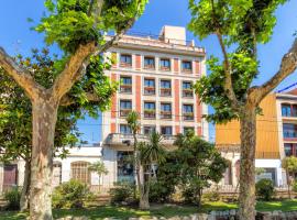 30º Hotels - Hotel Espanya Calella，位于卡里拉的酒店