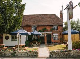 George and Dragon，位于霍舍姆的带停车场的酒店