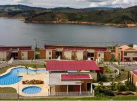 Villa Campestre Lago Calima，位于卡利马的酒店