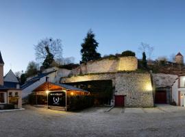 Le Grand Cerf，位于Nonancourt的酒店
