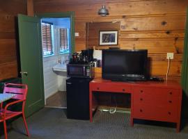 Shaver Lake Village Hotel，位于谢弗湖的酒店