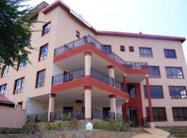 KILIMANI BREEZE HOTEL，位于Wote的酒店