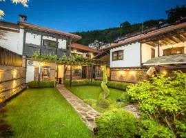 Семеен Хотел Чардаците