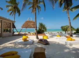 Upendo Beach Boutique Hotel Zanzibar，位于米查维桑给巴尔岩石餐厅附近的酒店