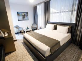The Phoenix Boutique Hotel，位于埃里温的酒店