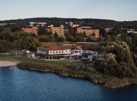 Hasse på Sjökanten Hotell & Restaurang，位于延雪平的酒店