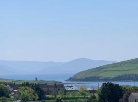 Wonderful Coastal home in Dingle town，位于丁格尔的酒店