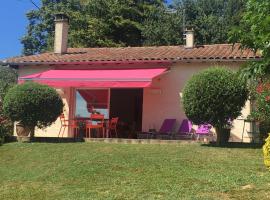 Gite Au Bouzigues，位于Monlaur-Bernet的酒店
