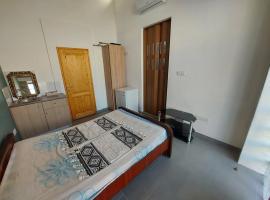 Anna Guesthouse 10 min walk from the beach，位于拉纳卡的旅馆