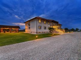 Stejarii Resort，位于伊内乌的酒店