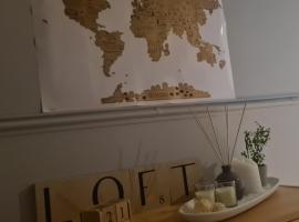 Room in Lodge - Italyhome - center in Lausanne - Switzerland，位于洛桑的酒店