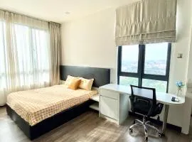 Corner Unit Landmark Residence 2, High Floor, Nice View, WiFi & Tvbox, Free Parking