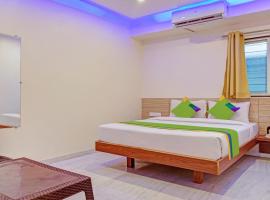 Treebo Trend Hotel Satkar，位于Phūrsungi的酒店