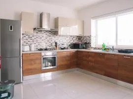 Modern 3 bedroom with AC apartment