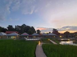 Jeerang Countryside Resort，位于湄宏顺机场 - HGN附近的酒店