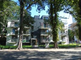 Apartment mit Blick auf den Park - Apartament MARIW MATEJKI 17 z widokiem na park，位于斯维诺乌伊希切的海滩短租房