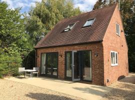 Contemporary Cottage outside South Harting，位于South Harting的度假屋