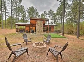 Broken Bow Cabin with Hot Tub 6 Mi to Lake!