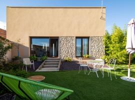 La Ren Lecrés Apartamento piscina jardin，位于Vadocondes的酒店