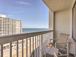Ocean-View Daytona Beach Resort Retreat with Balcony，位于代托纳海滩的酒店