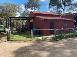 TajMaBarn Fullcircle Farm 6 Roundhill Rd WILTON，位于Wilton的酒店