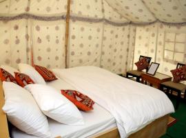Kingfisher Desert Camp，位于斋沙默尔的豪华帐篷
