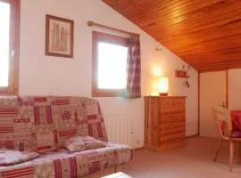 Montchavin: Studio cabine rénové équipé 3/4 pers, parking, proche pistes et commerces - FR-1-329-17