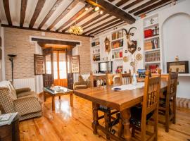 Alojaguay RUEDA, CASA MUSEO RÚSTICA-MODERNA, máxima TRANQUILIDAD con COMODIDAD，位于鲁埃达的酒店