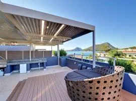 Aura Apartments Unit 12 59 Shoal Bay Road