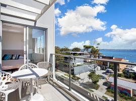 The Shoal, Unit 510/4-8 Bullecourt Street，位于浅滩湾的酒店