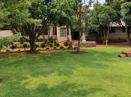 Leribisi Lodge，位于Tierpoort的酒店