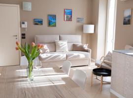 Bellagio Love apartment Pool Near lake Free parking，位于贝拉吉奥的酒店