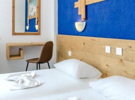 Simple Hotel Hersonissos Blue，位于赫索尼索斯赫索尼索斯港的酒店