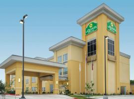 La Quinta by Wyndham Karnes City - Kenedy，位于Karnes City的低价酒店