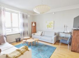 HOMELY - City Apartment 50m2，位于赫尔辛基Sörnäinen Metro Station附近的酒店