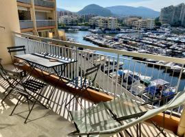 Appartement lumineux 6 places avec vue sur Marina，位于曼德琉-拉纳普勒的高尔夫酒店