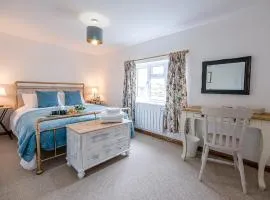 North Cottage, Alderton