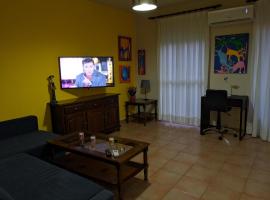 Apartamento zona residencial Montesol，位于莱利亚纳的公寓