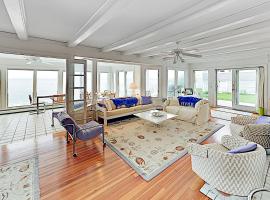 Buzzard Bay Retreat，位于Sagamore的酒店
