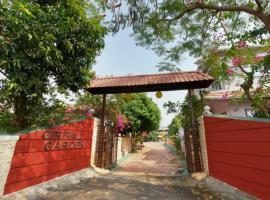 Giriraj Garden Resort, Alibaug，位于Vāgholi的酒店