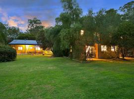 Chez Vous French Cottage - Pokolbin Hunter Valley!，位于波高尔宾的酒店